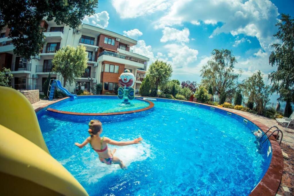 Messambria Fort Beach - Premium Apartments النايت المظهر الخارجي الصورة